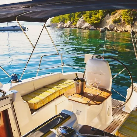 船上ホテル Bavaria 37- Silvija スプリト